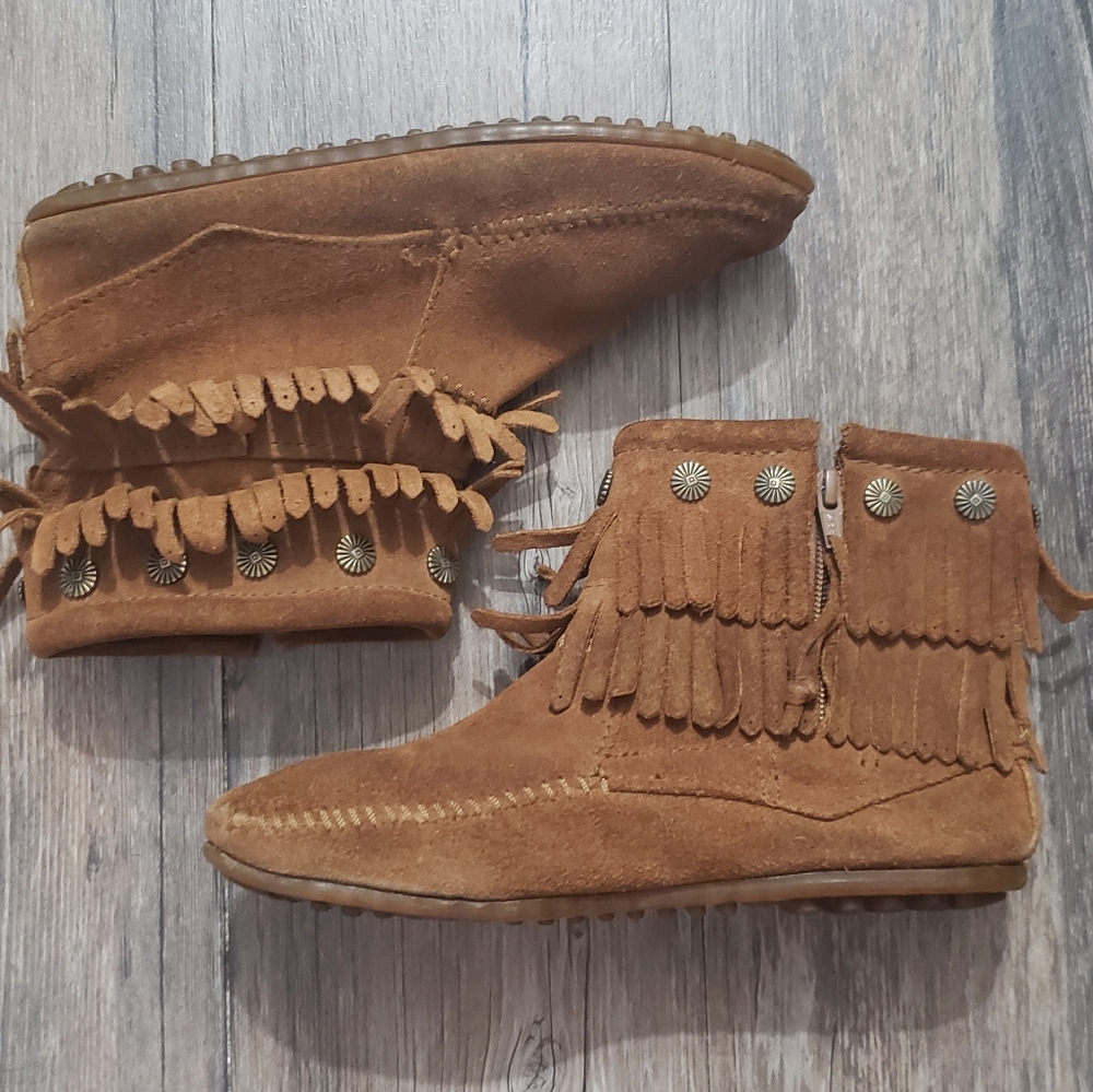 Minnetonka moccasins boot - Picture 1 of 6